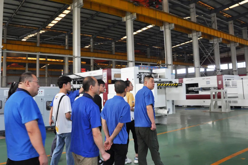 熱烈祝賀信川機械職工子弟金榜題名！