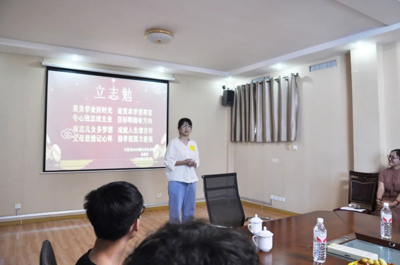 熱烈祝賀信川機械職工子弟金榜題名！