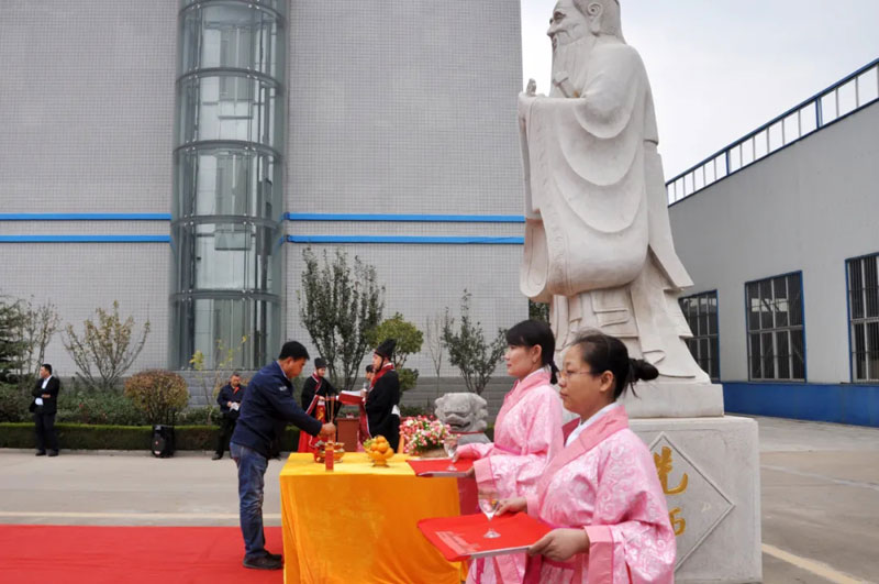 熱烈歡迎華商書院物流包裝聯(lián)盟蒞臨山東天利源參觀交流！