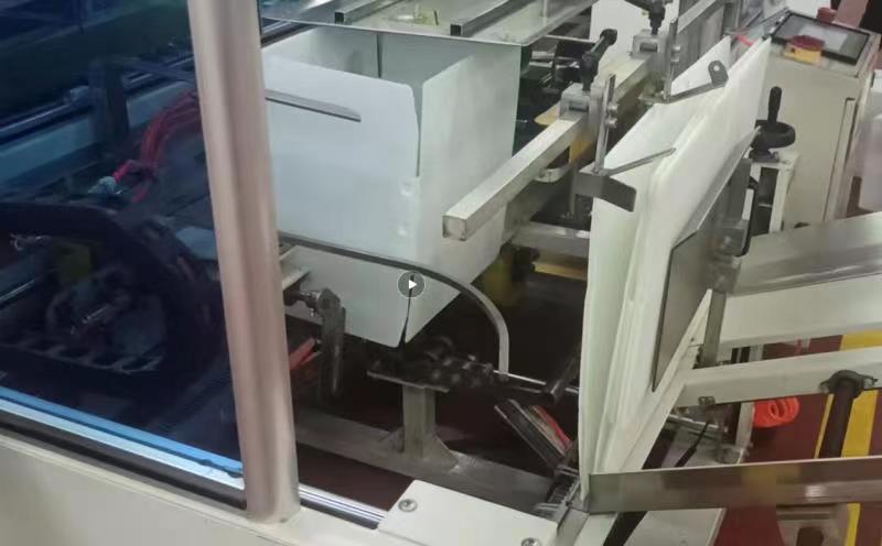 公司最新設計的蜂窩板箱自動線成功通過測試！